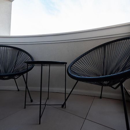 Novos Luxury Suites Bukarest Kültér fotó
